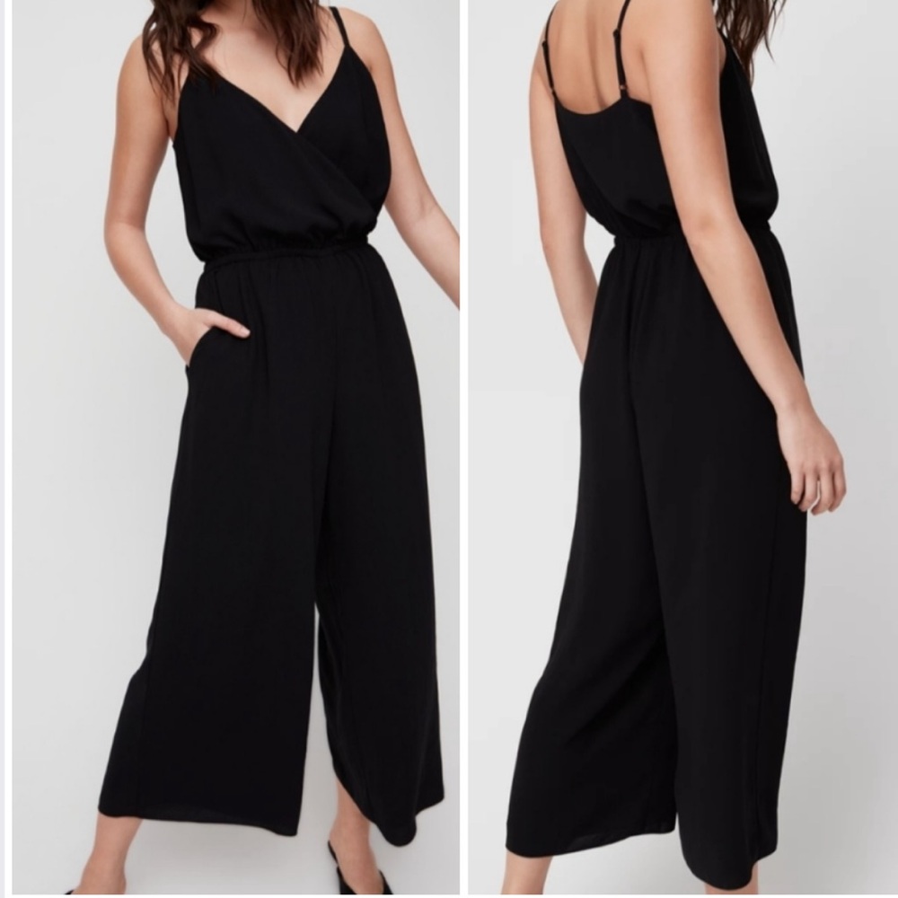 Aritzia Wilfred Melodie V neck Wrap Lined Jumpsuit in Black size small